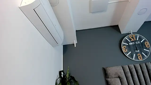 Snapshot of Robin_Rief chatting on 12/05/25, 03:48 Robin Rief online show from 12/05/25, 03:48