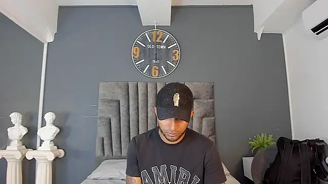 Robin Rief online show from 04/14/26, 07:42