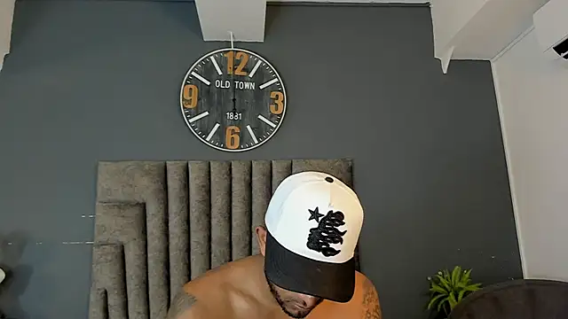 Robin Rief online show from 04/15/26, 07:21