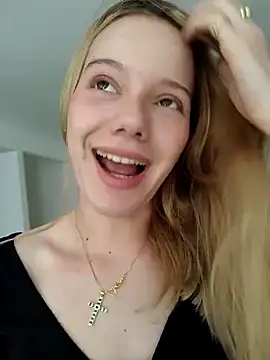 NicoleCut online show from 02/03/25, 02:34