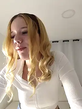 NicoleCut online show from 02/21/25, 11:01