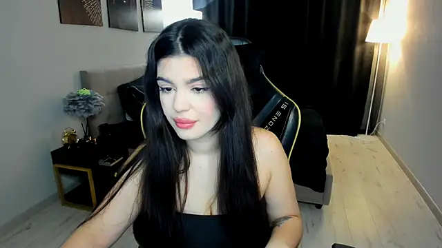 Snapshot of AlluringAriel chatting on 02/12/26, 04:18 AlluringAriel online show from 02/12/26, 04:18