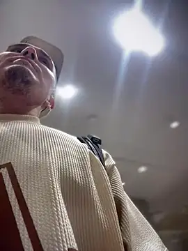 adam-rivera online show from 12/03/25, 01:13