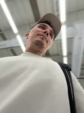 Snapshot of adam-rivera chatting on 01/17/26, 01:54 adam-rivera online show from 01/17/26, 01:54