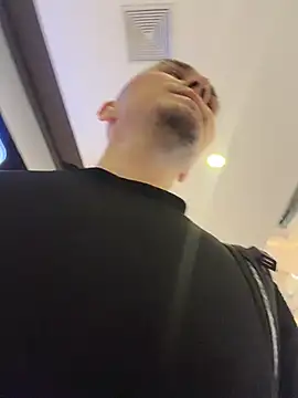 Snapshot of adam-rivera chatting on 02/28/26, 01:39 adam-rivera online show from 02/28/26, 01:39