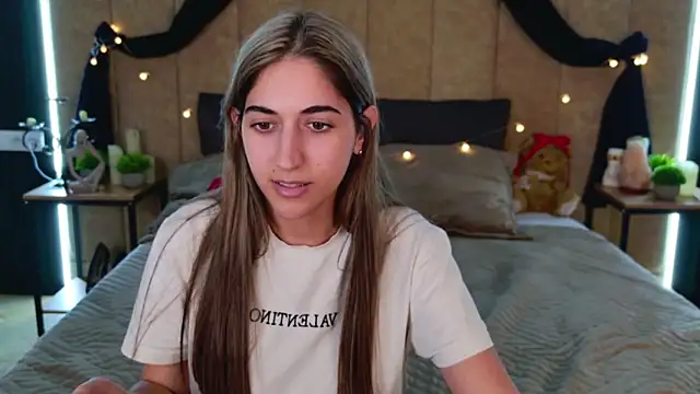 Teresa Stane online show from 02/21/25, 02:16