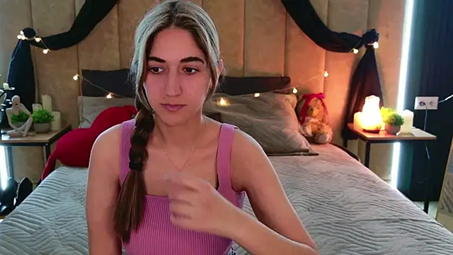 Teresa Stane online show from 03/04/25, 04:49