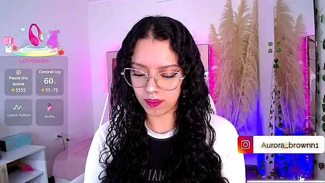 Snapshot of Aurora_Brownn chatting on 10/21/25, 04:24 Aurora Brownn online show from 10/21/25, 04:24
