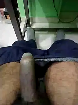 Snapshot of KUKU69XX chatting on 12/16/24, 08:37 KUKU69XX online show from 12/16/24, 08:37