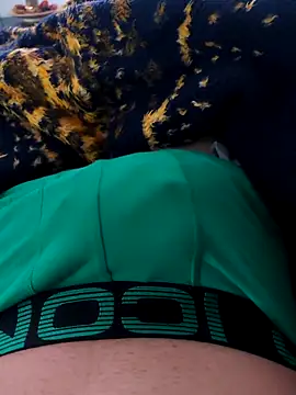 Snapshot of ariel-rick chatting on 11/21/25, 01:54 ariel-rick online show from 11/21/25, 01:54