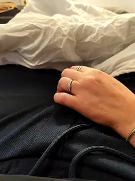 Snapshot of ariel-rick chatting on 12/19/25, 10:28 ariel-rick online show from 12/19/25, 10:28