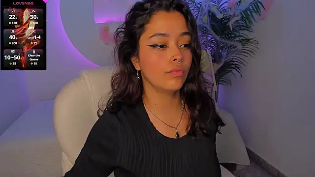 Ariana Pierce online show from 10/31/25, 01:34