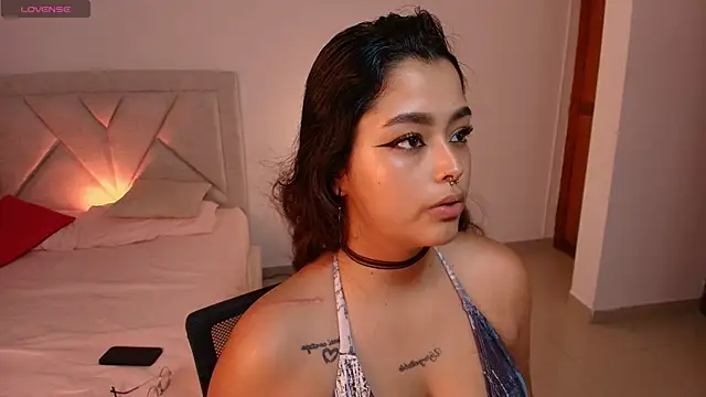 Snapshot of Ariana_Pierce chatting on 06/24/26, 06:29 Ariana Pierce online show from 06/24/26, 06:29