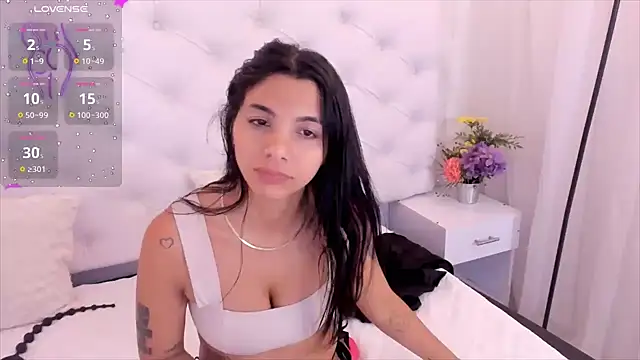 Snapshot of anchela-garcia1 chatting on 02/10/25, 10:51 anchela-garcia1 online show from 02/10/25, 10:51