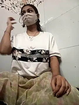 Snapshot of Alina_398 chatting on 12/19/24, 05:08 Alina 398 online show from 12/19/24, 05:08