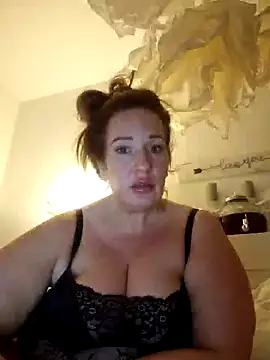 Snapshot of Engel_mia chatting on 02/15/25, 11:47 Engel mia online show from 02/15/25, 11:47