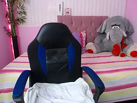 ximena bunny online show from 12/24/24, 06:50