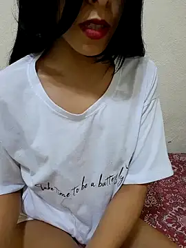 Snapshot of Linda-53 chatting on 03/08/25, 02:01 Linda-53 online show from 03/08/25, 02:01