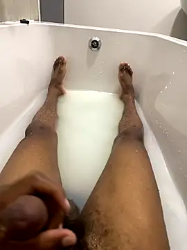 Snapshot of fathomless chatting on 10/06/25, 04:43 fathomless online show from 10/06/25, 04:43