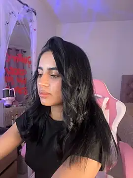 Snapshot of Emily-14 chatting on 11/02/25, 03:20 Emily-14 online show from 11/02/25, 03:20