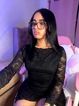 Snapshot of Emily-14 chatting on 12/01/25, 03:11 Emily-14 online show from 12/01/25, 03:11