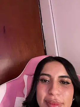 Emily-14 online show from 04/01/26, 08:37