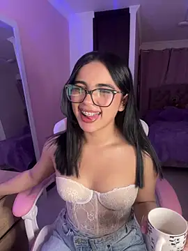 Emily-14 online show from 05/07/26, 05:35