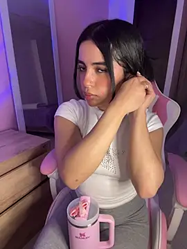 Emily-14 online show from 05/20/26, 02:51