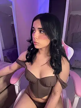 Emily-14 online show from 05/27/26, 03:47