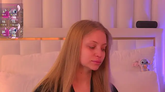 Snapshot of DorisHell chatting on 11/04/25, 03:16 DorisHell online show from 11/04/25, 03:16