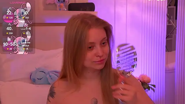 Snapshot of DorisHell chatting on 12/05/25, 12:41 DorisHell online show from 12/05/25, 12:41