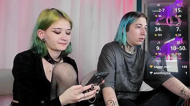 Snapshot of Milten-Trish chatting on 01/11/25, 10:40 Milten-Trish online show from 01/11/25, 10:40