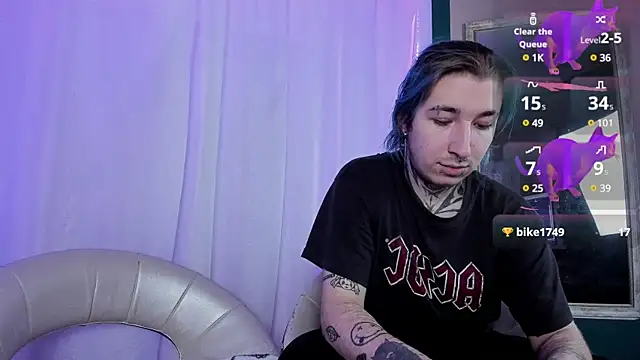 Snapshot of Milten-Trish chatting on 02/12/25, 01:41 Milten-Trish online show from 02/12/25, 01:41