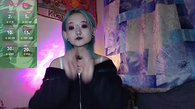 Snapshot of Milten-Trish chatting on 10/20/25, 12:00 Milten-Trish online show from 10/20/25, 12:00