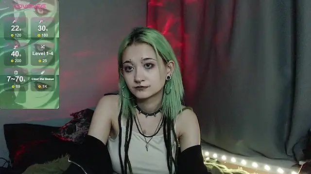 Snapshot of Milten-Trish chatting on 11/22/25, 06:40 Milten-Trish online show from 11/22/25, 06:40