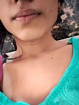 Snapshot of Babby_girl08 chatting on 11/05/25, 06:02 Babby girl08 online show from 11/05/25, 06:02