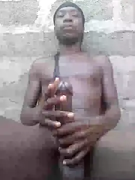 Snapshot of GOLDEN_HQUR chatting on 01/29/25, 11:30 GOLDEN HQUR online show from 01/29/25, 11:30