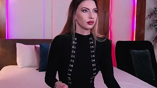 Snapshot of SkylerSpark chatting on 11/14/25, 09:46 SkylerSpark online show from 11/14/25, 09:46