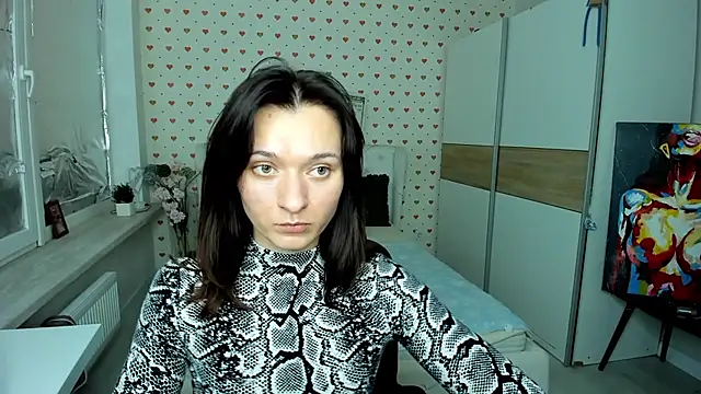 Julia Kuper online show from 12/11/24, 03:05