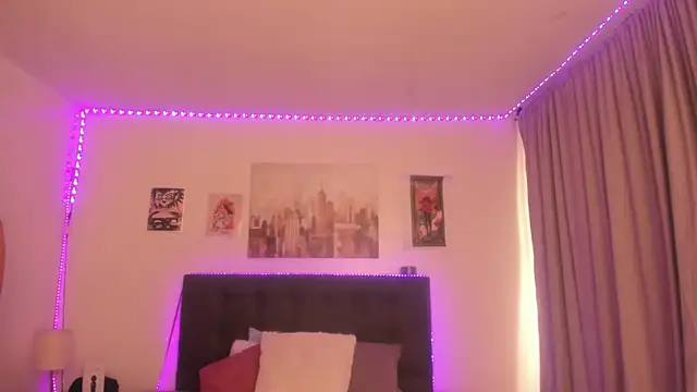  lara1 online show from 12/16/25, 07:30