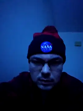 Snapshot of cmichaelxxx chatting on 12/17/24, 10:12 cmichaelxxx online show from 12/17/24, 10:12