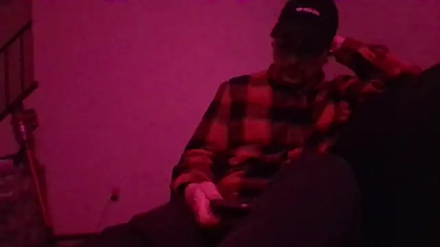 Snapshot of cmichaelxxx chatting on 12/21/24, 10:06 cmichaelxxx online show from 12/21/24, 10:06