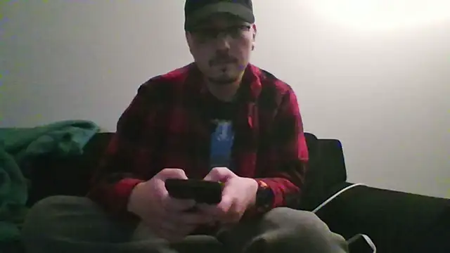 Snapshot of cmichaelxxx chatting on 01/02/25, 11:31 cmichaelxxx online show from 01/02/25, 11:31