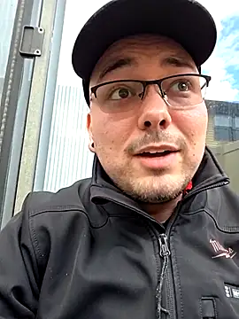 Snapshot of cmichaelxxx chatting on 03/20/25, 01:15 cmichaelxxx online show from 03/20/25, 01:15