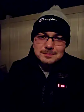 Snapshot of cmichaelxxx chatting on 03/22/25, 07:57 cmichaelxxx online show from 03/22/25, 07:57