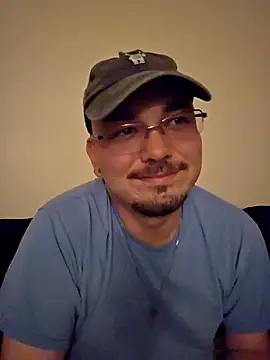 Snapshot of cmichaelxxx chatting on 09/18/25, 12:01 cmichaelxxx online show from 09/18/25, 12:01