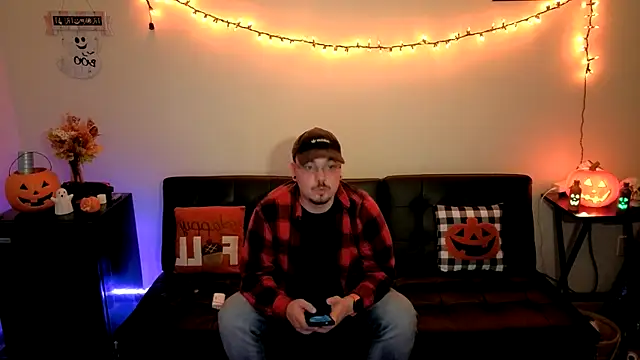 Snapshot of cmichaelxxx chatting on 10/13/25, 10:54 cmichaelxxx online show from 10/13/25, 10:54