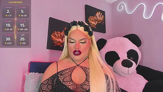 Snapshot of Missisabella_ chatting on 09/19/25, 12:56 Missisabella online show from 09/19/25, 12:56