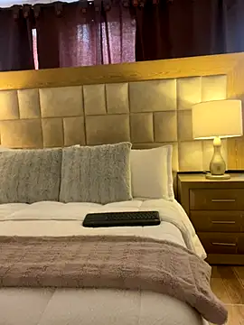 Snapshot of Sweet_and_caramel chatting on 12/04/25, 02:59 Sweet and caramel online show from 12/04/25, 02:59