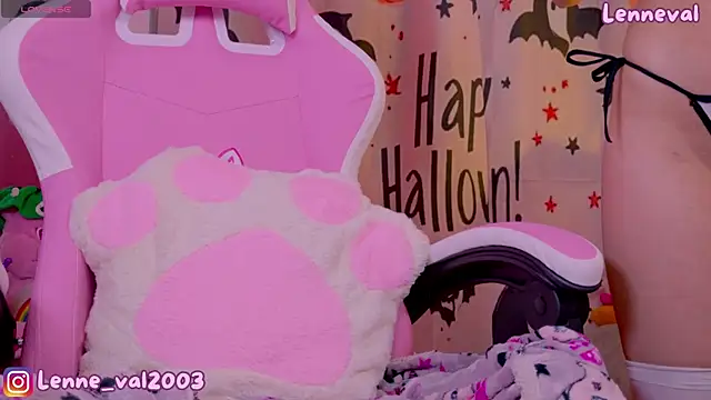 Lenneval1 online show from 10/06/25, 02:09